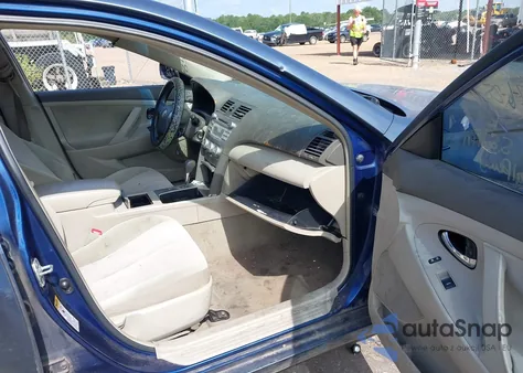 2010 Toyota Camry Le z USA, uszkodzony, nr VIN 4T1BF3EK8AU514560